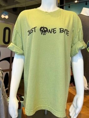 Disney Villains 'Just One Bite' Oversized T-Shirt Size Medium New With Tags